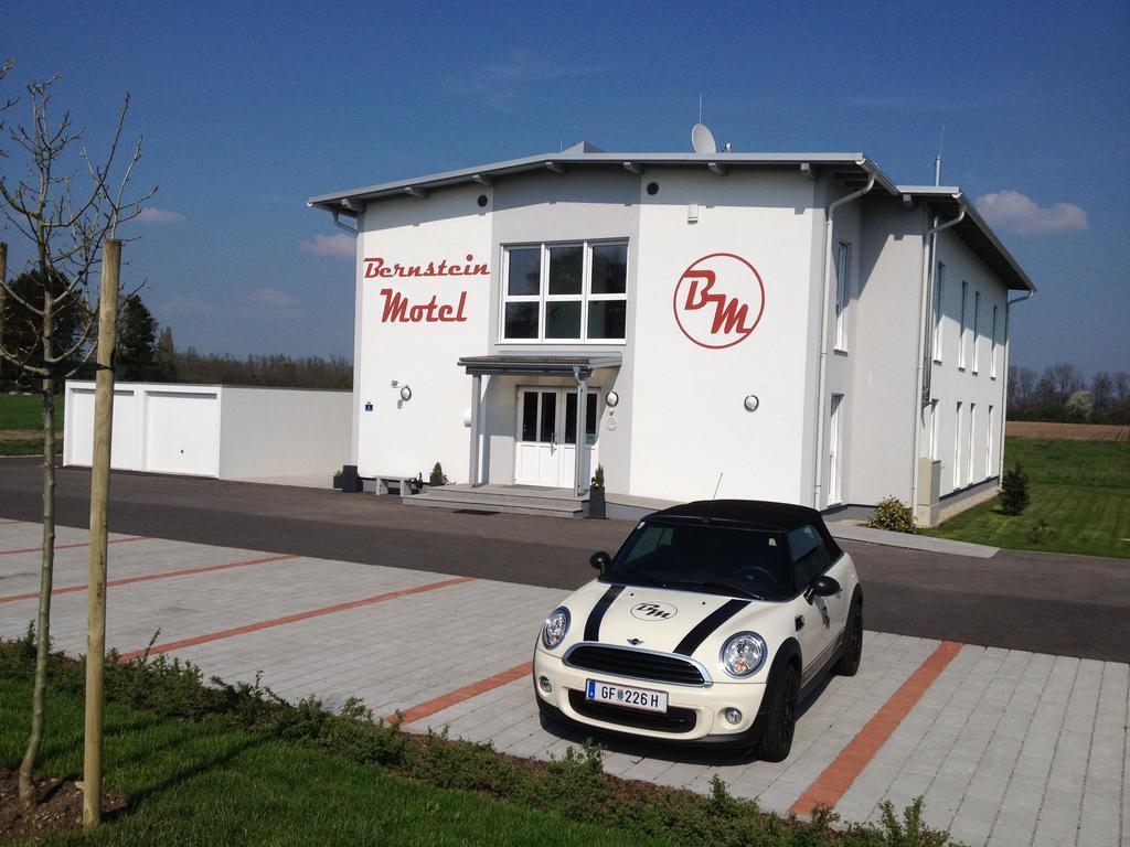Bernstein-Motel Marchegg Экстерьер фото
