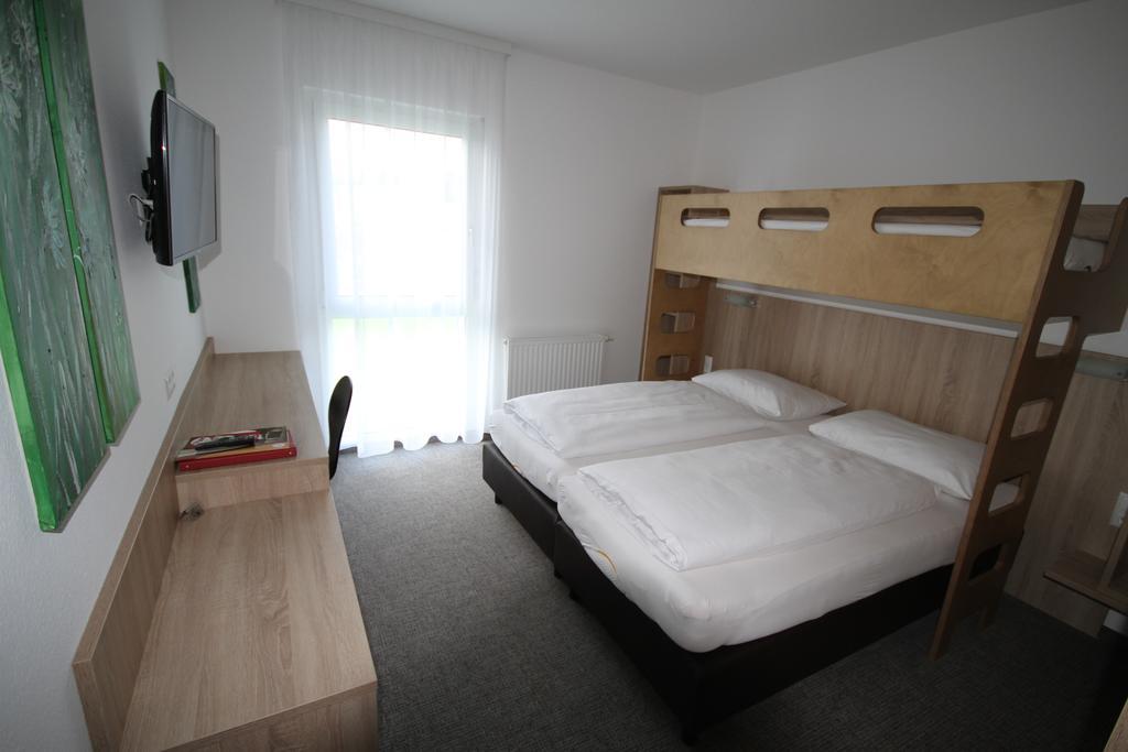 Bernstein-Motel Marchegg Экстерьер фото